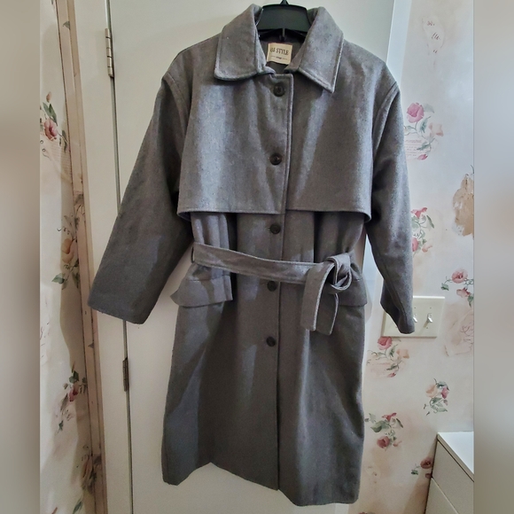 Winter coat with down interlayer - Picture 3 of 13